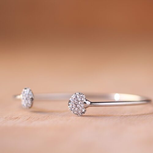 Prong Setting Round Diamond Bangle